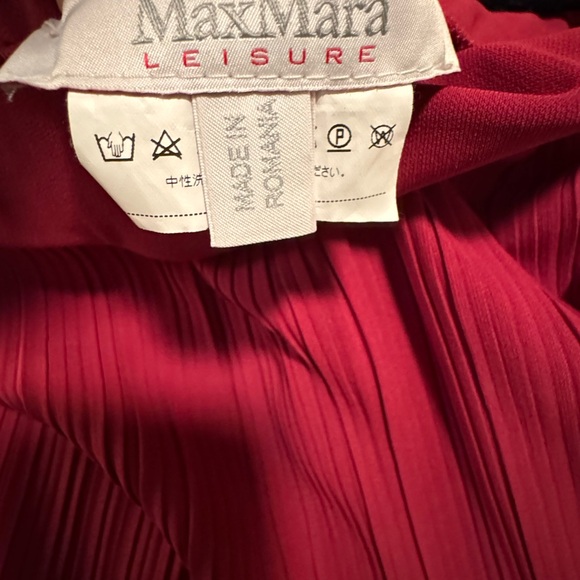 MaxMara Elegant Red and Pink Ensemble - Picture 8 of 8
